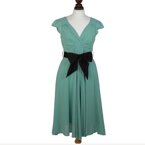 Modcloth Dresses & Skirts - EUCALYPTUS Regina swing dress